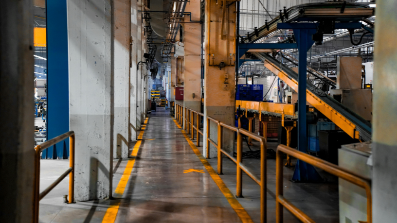 Estratégias de conexão no setor industrial são destacadas por Elias Assum Sabbag Junior entre os líderes do mercado.